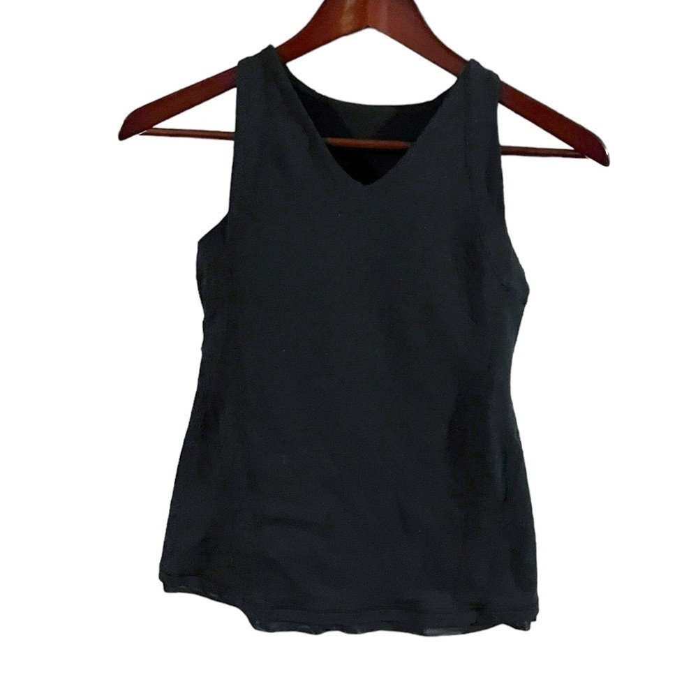 EUC Lululemon Racerback Tank with pocket Sz 6